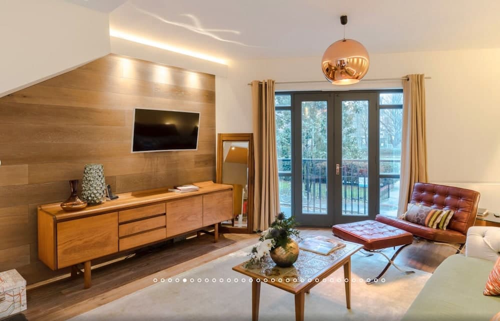 Neon Dream Playfull 2 bedroom