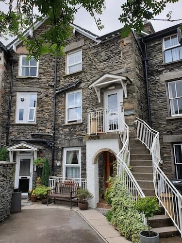 Lyndale Apartment
