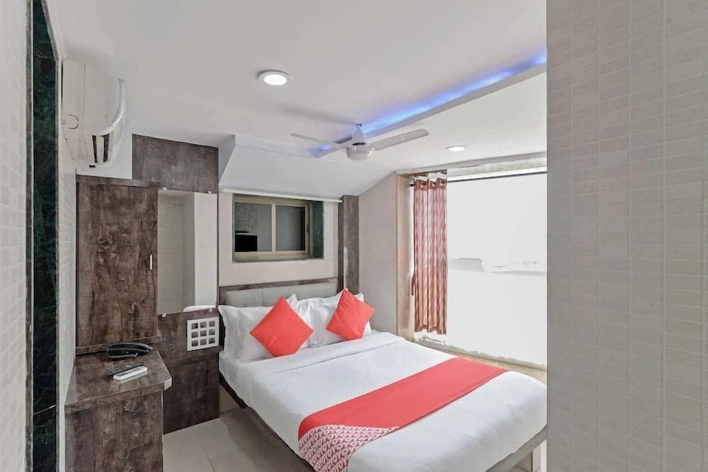 Hotel Paris Residency