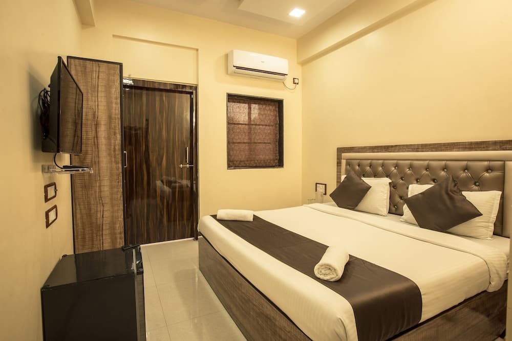 Hotel Apsara Near JJ Hospital