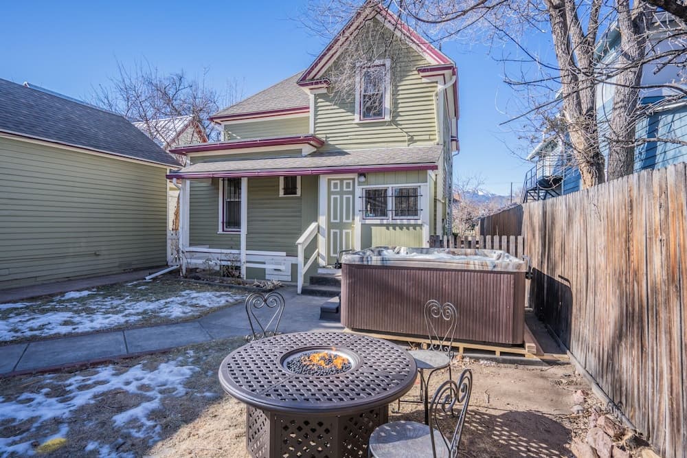 5bddowntown Victorian Charmhot Tub, Firepit