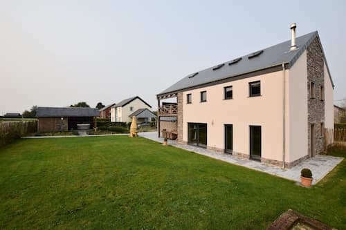 Grandeur Villa with Sauna & Hot Tub in Durbuy