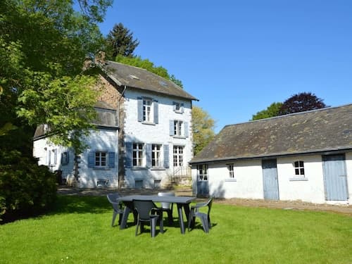 Peaceful Retreat in Roumont