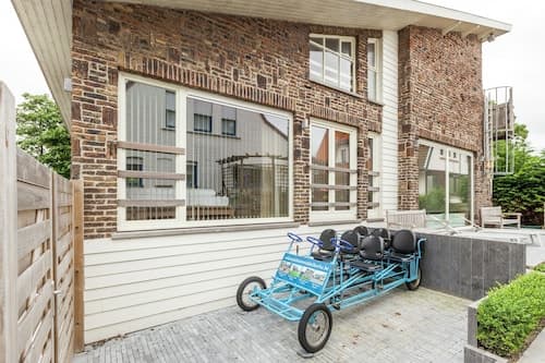 Luxury Villa with Sauna & Hot Tub in Middelkerke