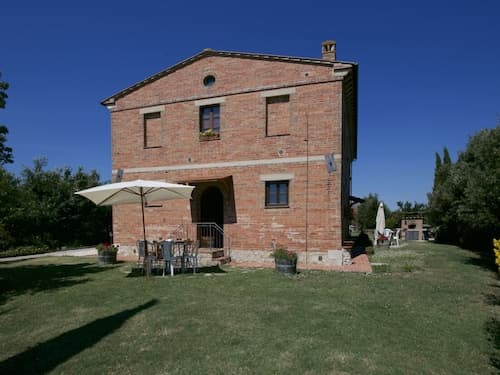 Farmhouse in Tuscany Near Siena & Hot Springs