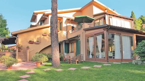 Tuscan Villa With Sea Views