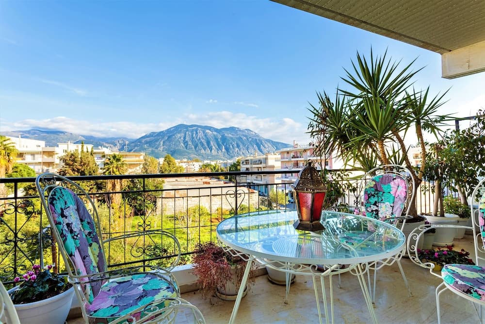 Bright Comfy Flat near Beach & City Center