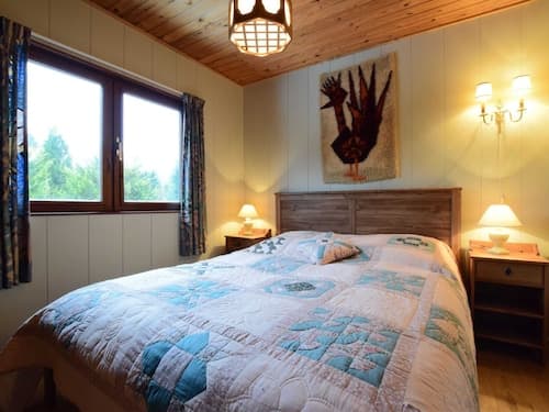 Comfortable Cottage Near Lake Cherapont