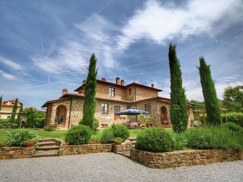Cottage in Tuscany With Pool & Olive Groves