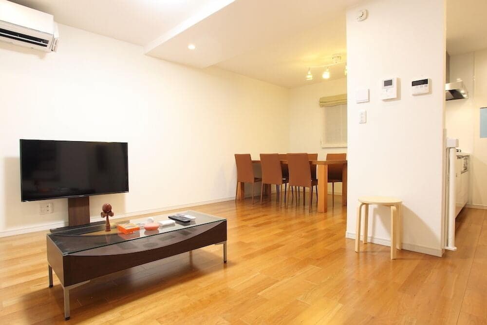 Shinjuku House Hotel