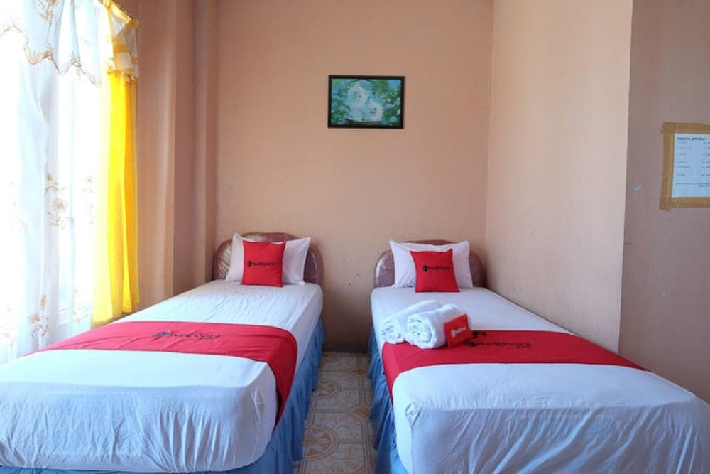 RedDoorz near Mangrove Forest Kupang
