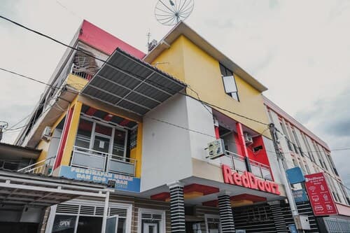 RedDoorz @ Jalan STM Medan