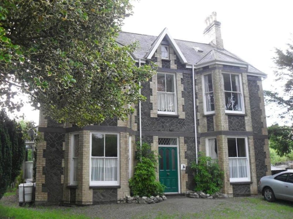 6-bed House in Snowdonia With Your own Private pub