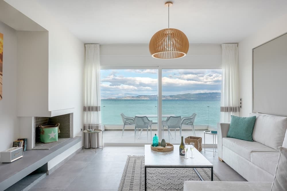 Costa Vasia Suites & Apartments