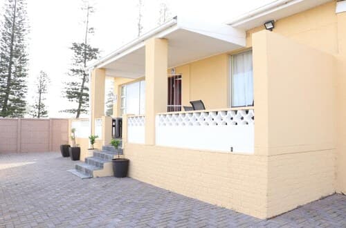 Kwazi Guest House