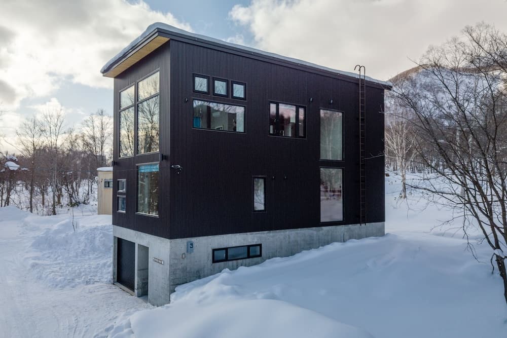 Off Piste Chalet by H2 Life
