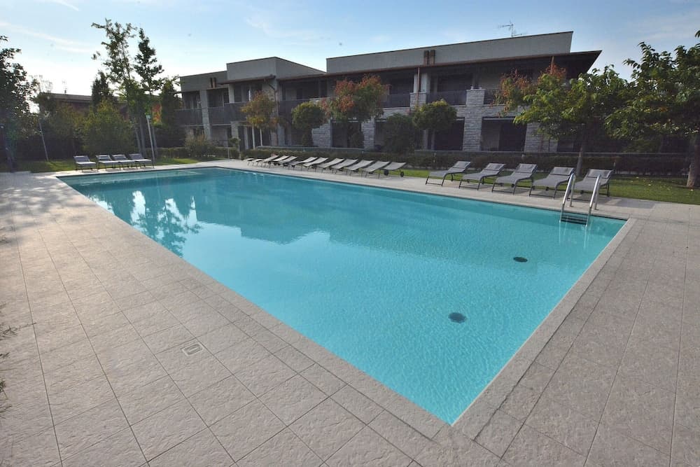 Apartment Berengario With Pool