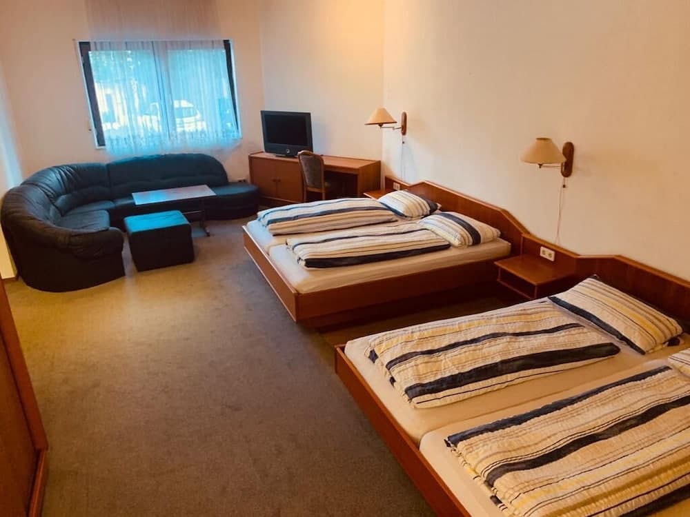 Hotel - Pension - Weller