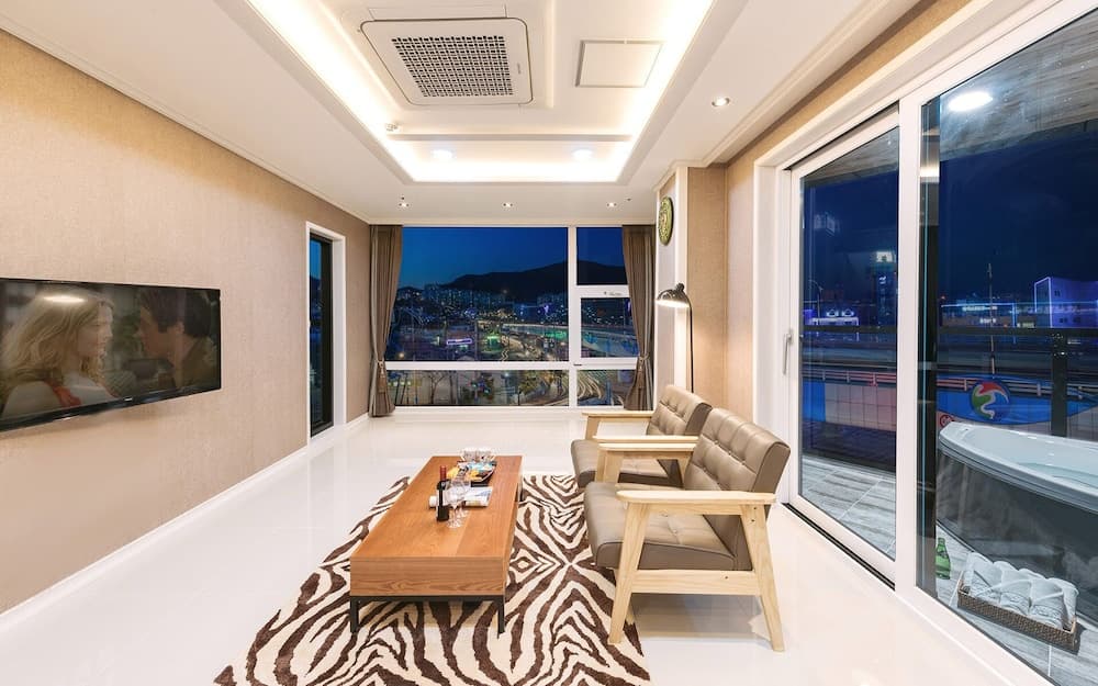 Yeosu Paradise Spa Pension