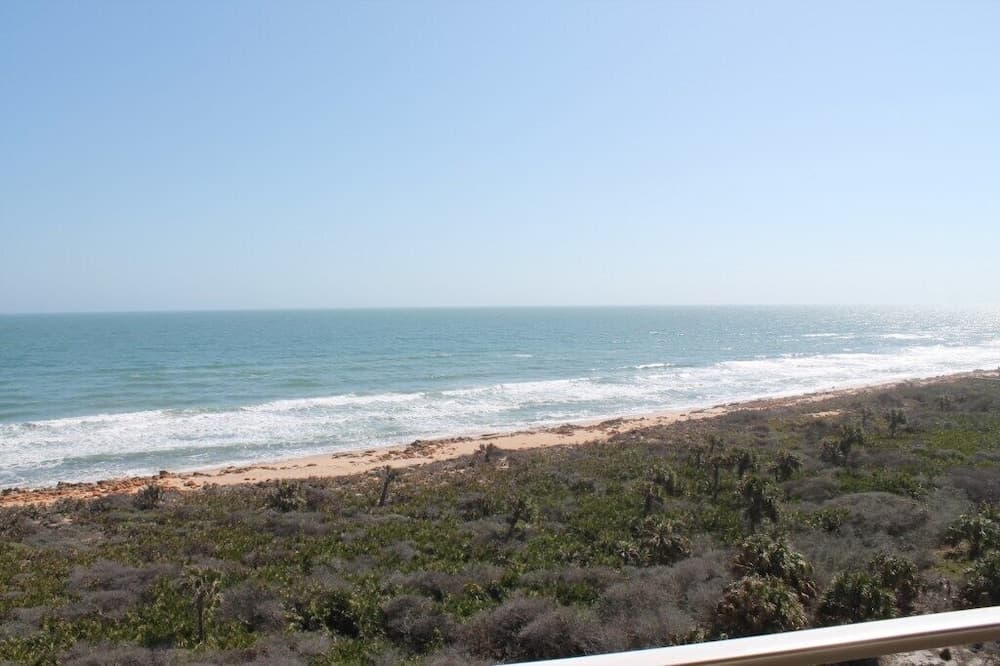Surf Club I, 1405 2 Bedroom Condo by RedAwning