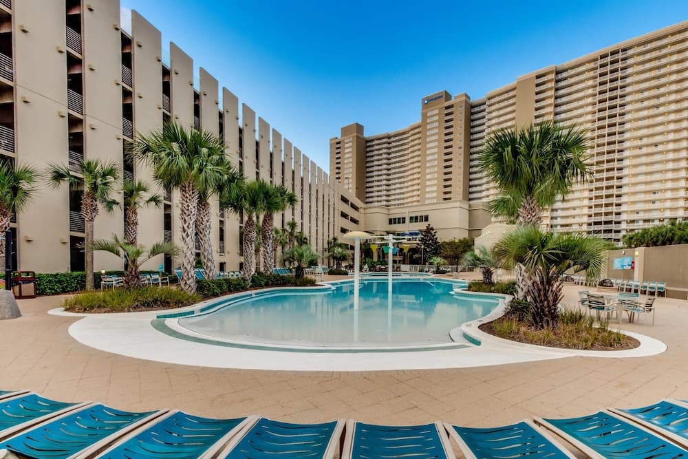 Emerald Beach by Forehand Rentals