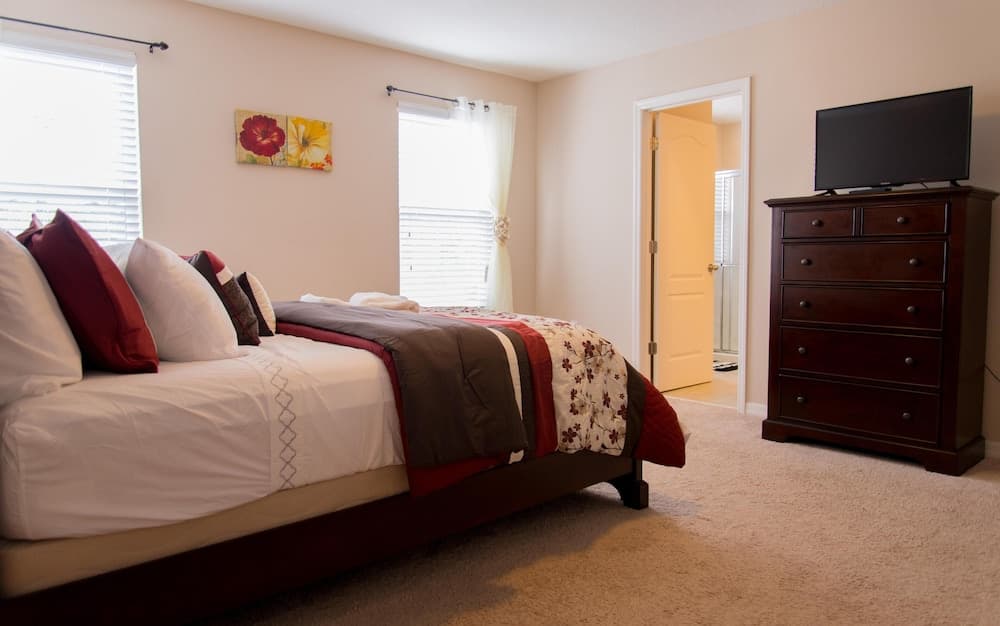 Trafalgar Retreat by Orlando Short Term