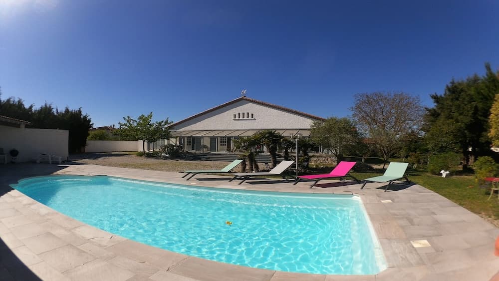 Aux Belles Vacances- Adult Only