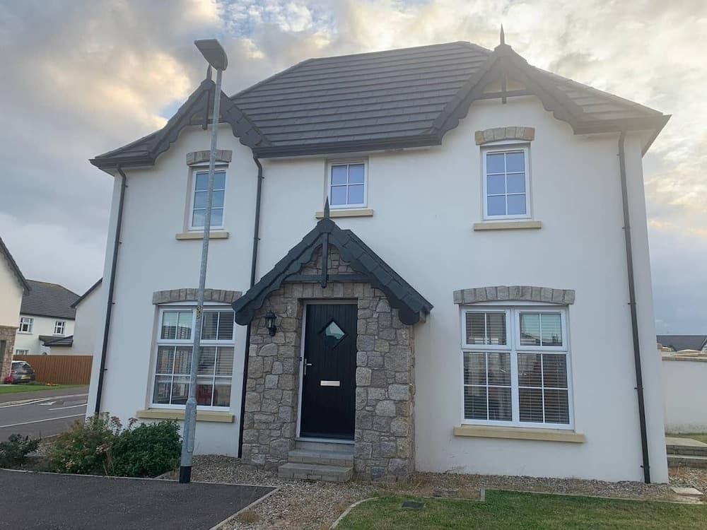 Stylish & Modern 3 Bedroom Home