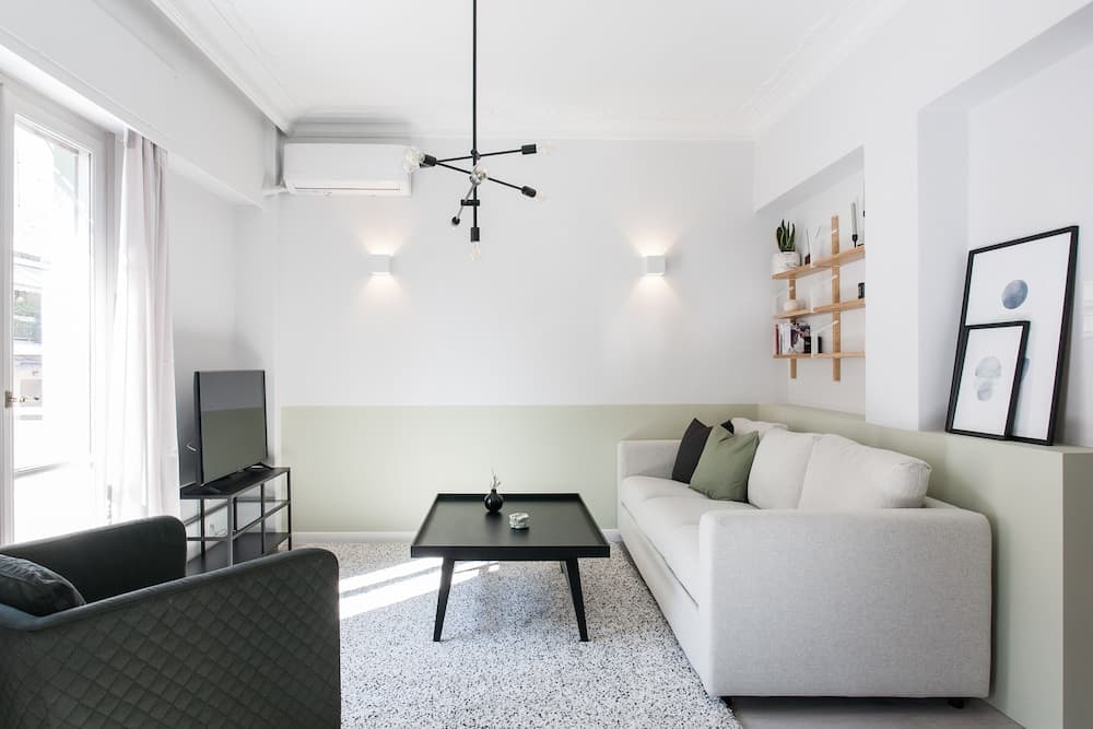 UPSTREET Deluxe & Stylish 2 BD Apartment