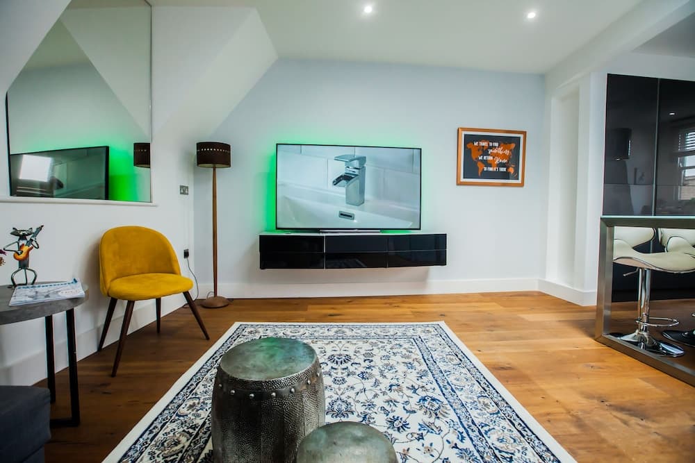Modern Central Richmond Luxury Residence