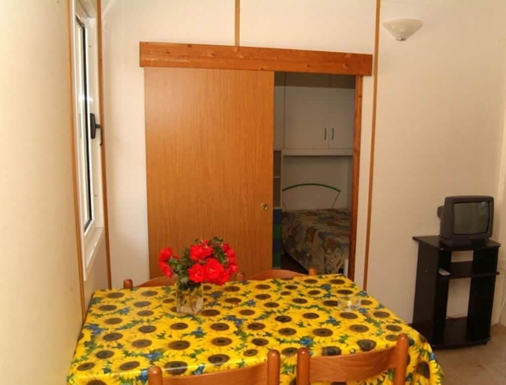 Odada yemek servisi