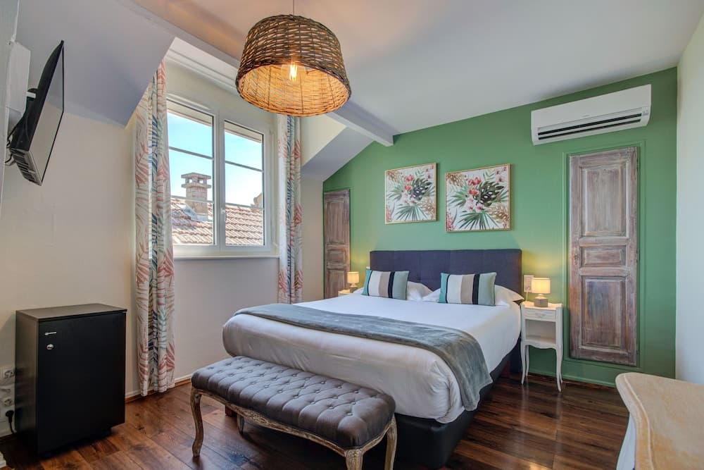 Logis Hotel Le Blason de Provence