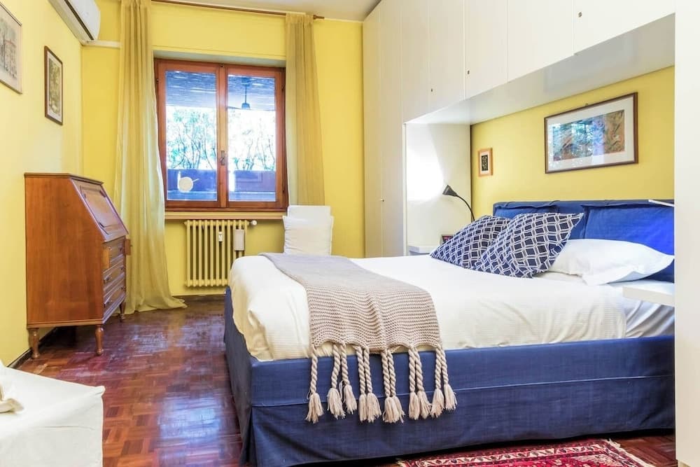 JOIVY Quiet Apt w Terrace in Beautiful Area