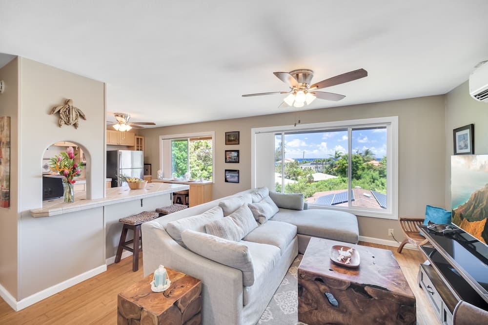 Hale Kahana'lu 2 Bedroom Condo by RedAwning