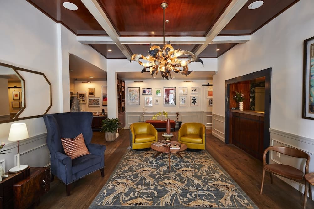 The Oliver Hotel