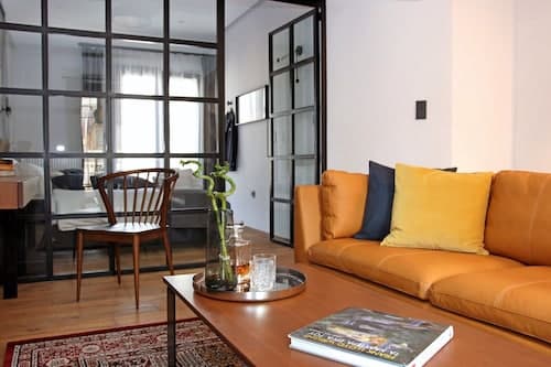 Tom's Bachelor Pad