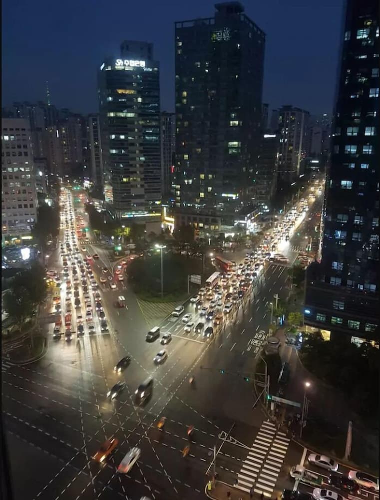 Konaklama yerinden şehir manzarası