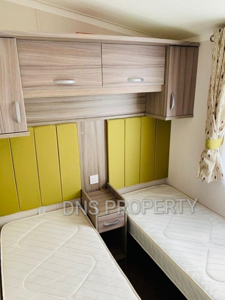 Luxury Caravan Only 10 Mins From the Beach