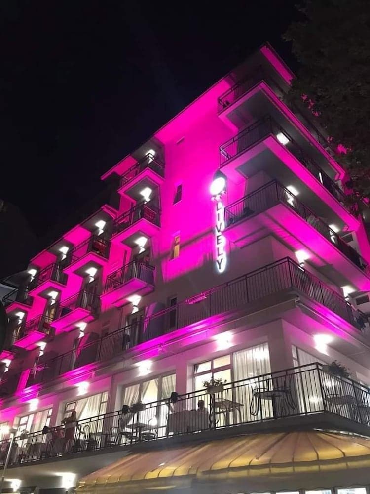Lively Hotel