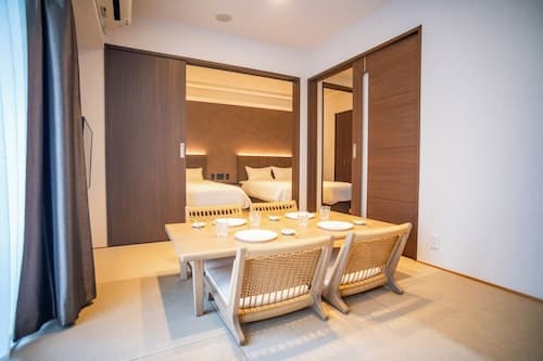 Kabin Shiro - Regale Collection