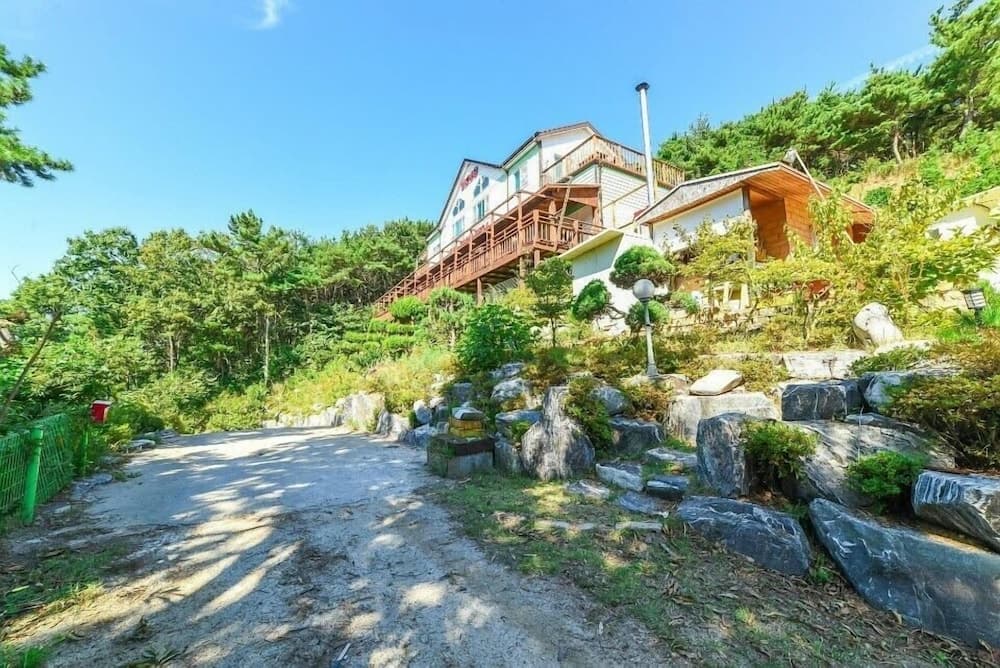 Sunshine Garden Pension