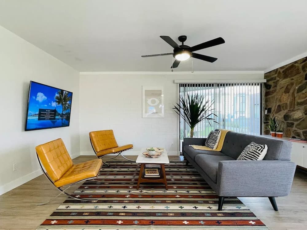 Walkable OTS Mid Century Condo-Pool