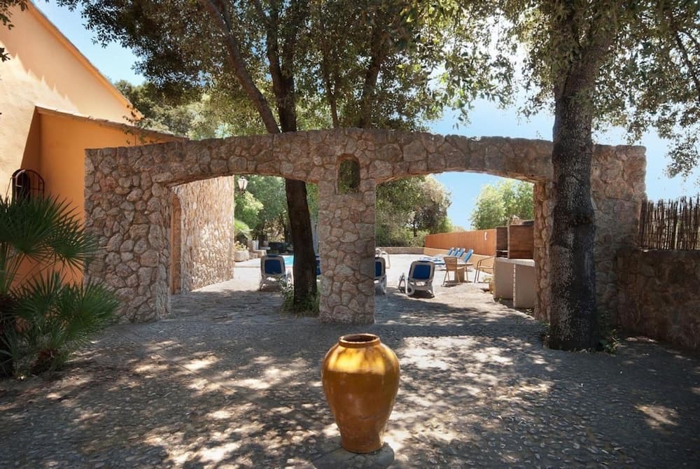 Villa - 4 Bedrooms with Pool and WiFi - 103163