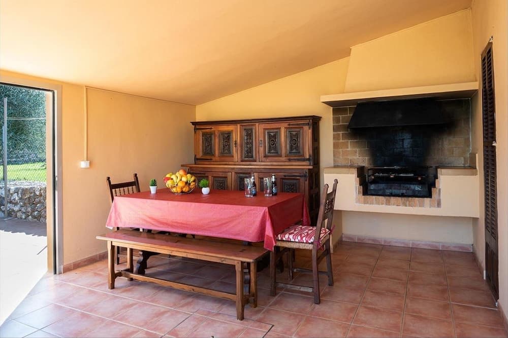 Villa - 4 Bedrooms with Pool - 103228