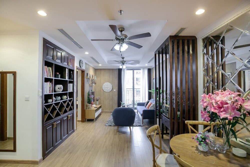 Bom Homestay Vinhomes Times City