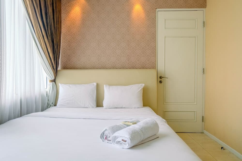 Strategic 2BR Apartment with City View at FX Residence