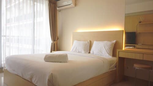 Strategic Studio Apartment at Beverly Dago with Mountain View