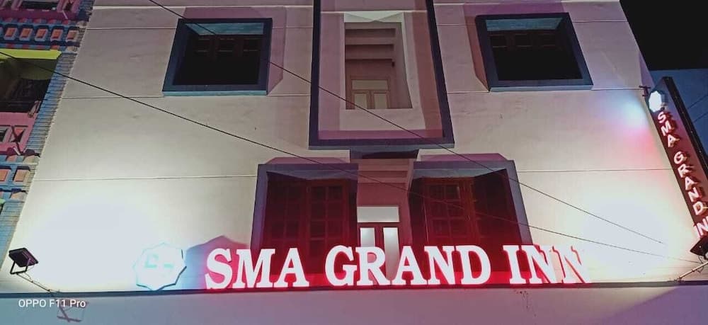 Hotel SMA Grand Inn