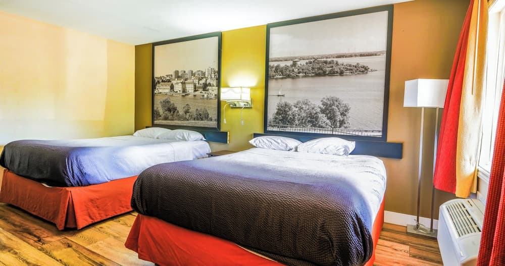 Super 8 by Wyndham Kingston
