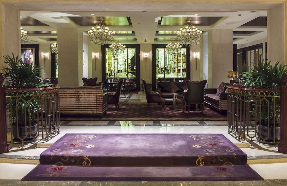 Lobi dinlenme salonu